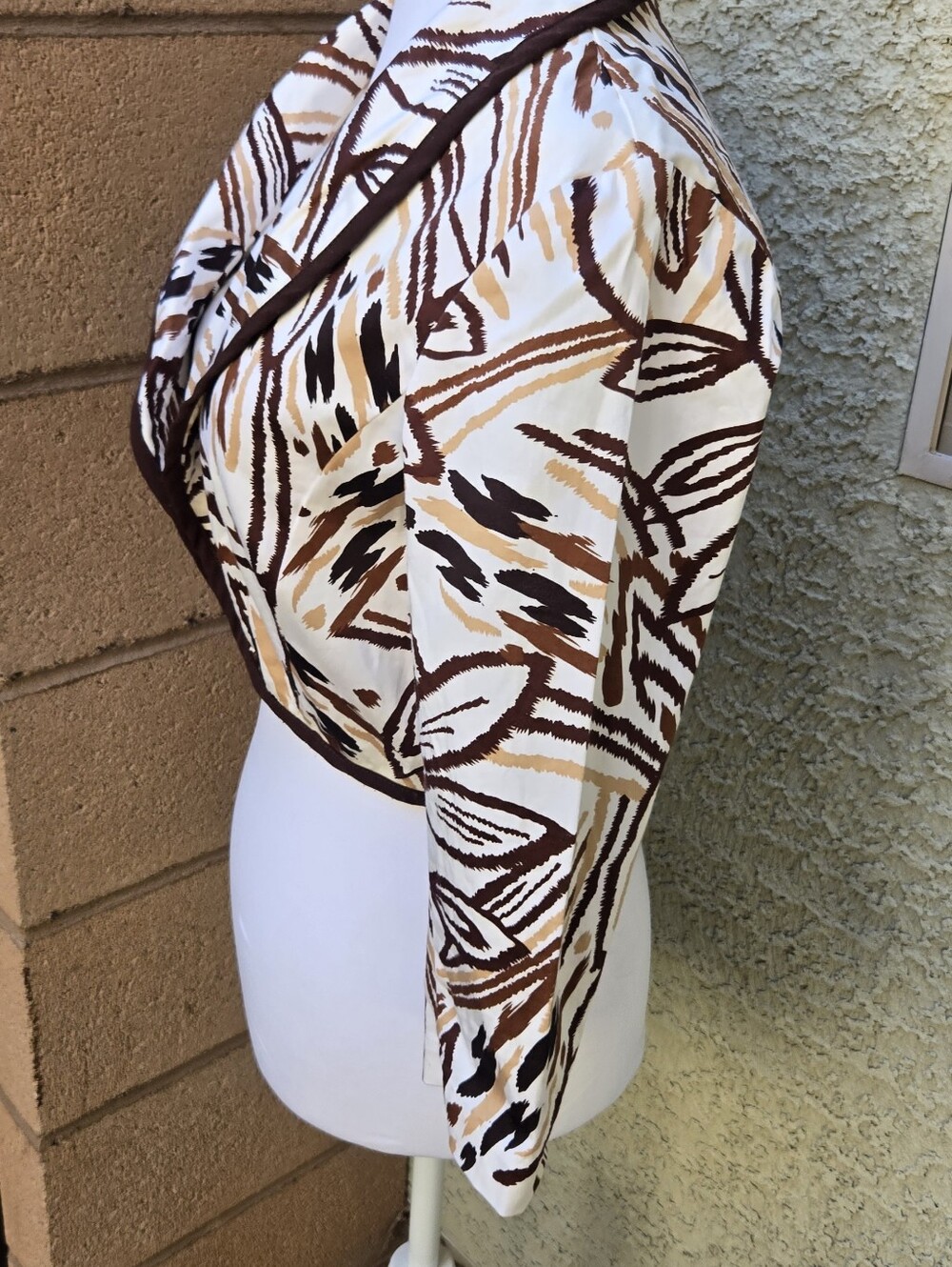 Rabbit Rabbit Rabbit Printed Cropped Bolero in Brown and Cream - Picture 4 of 8